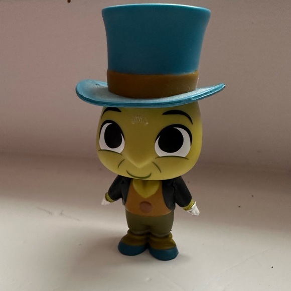 Funko Disney Treasures exclusive tiny town box pop - Jiminy Cricket 🦗🎩💚 - Picture 2 of 6